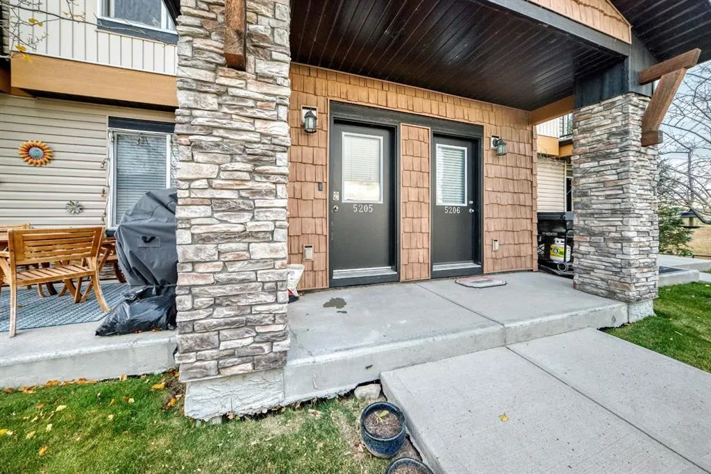 2781 Chinook Winds Drive SW #5205