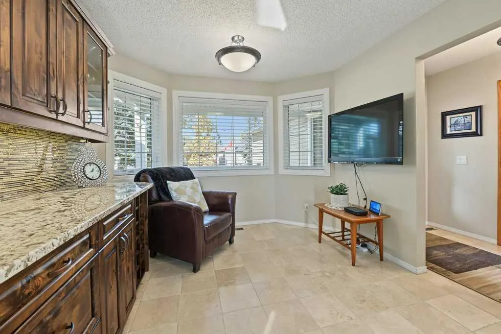51 Douglasbank Gardens SE