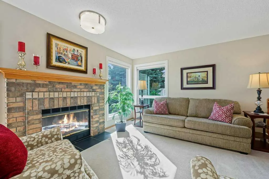 51 Douglasbank Gardens SE