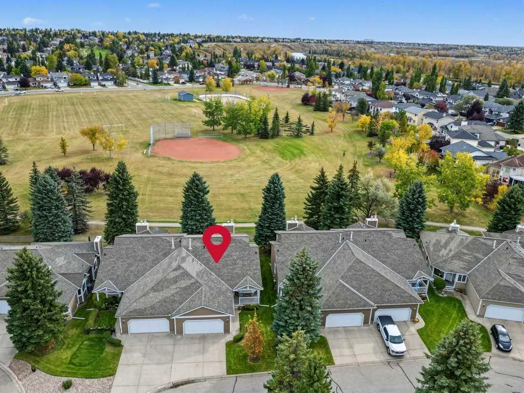51 Douglasbank Gardens SE