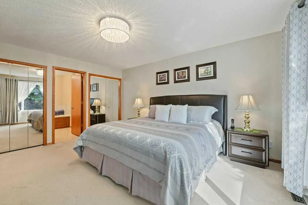 51 Douglasbank Gardens SE