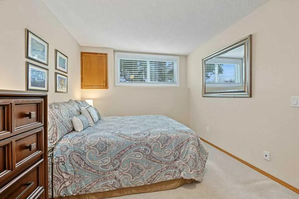51 Douglasbank Gardens SE