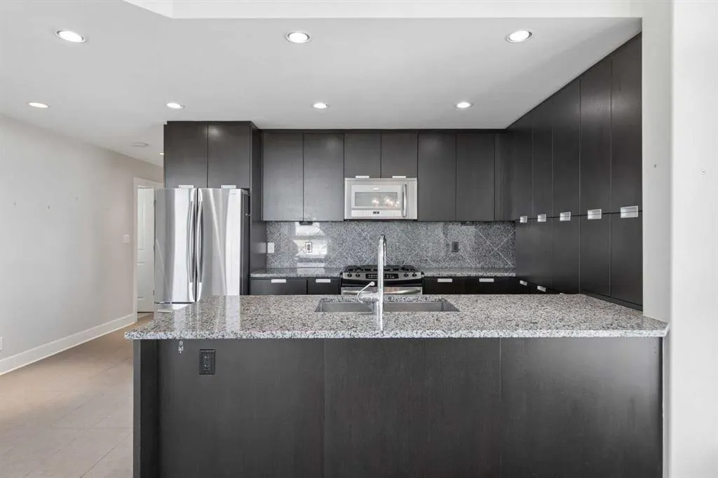 99 Spruce Place SW #706