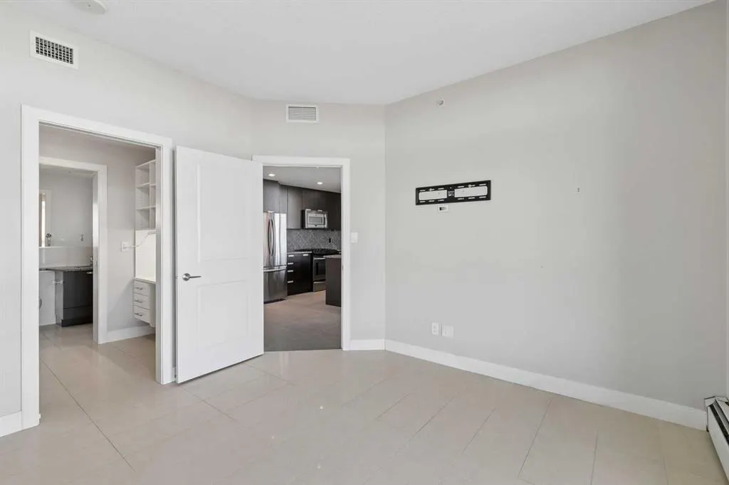 99 Spruce Place SW #706