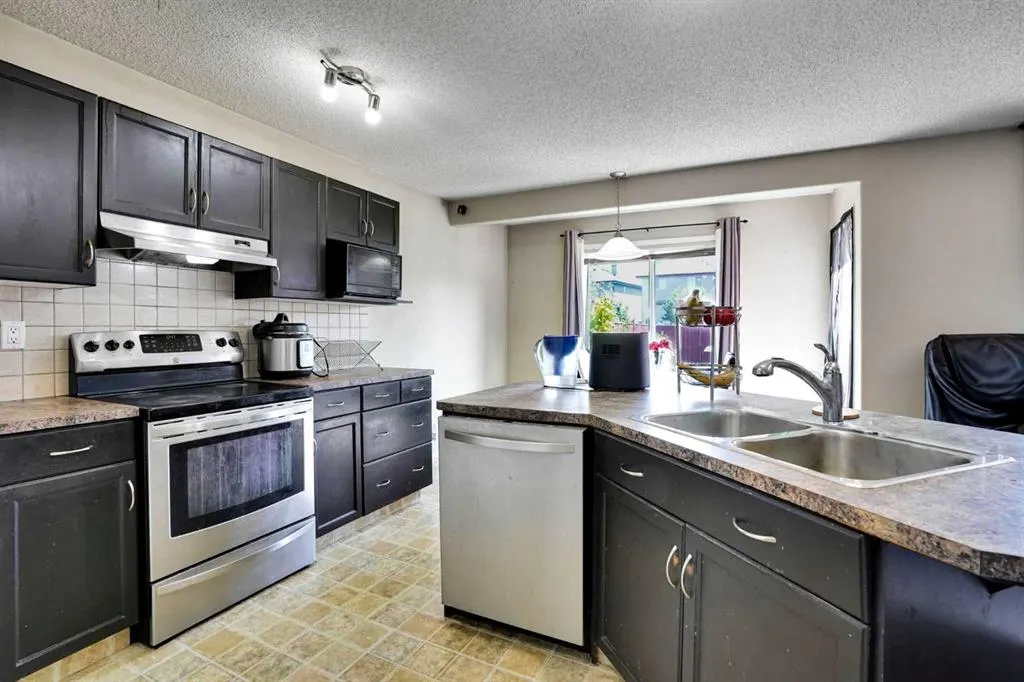 62 COVEWOOD Manor
