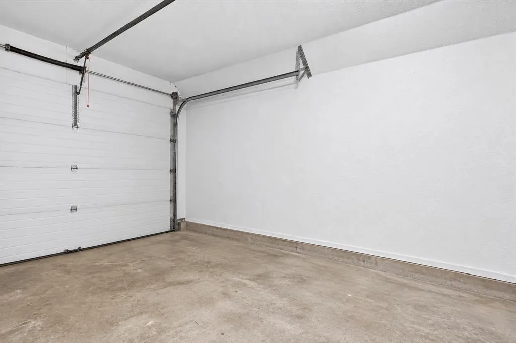 567 Edmonton Trail NE #9