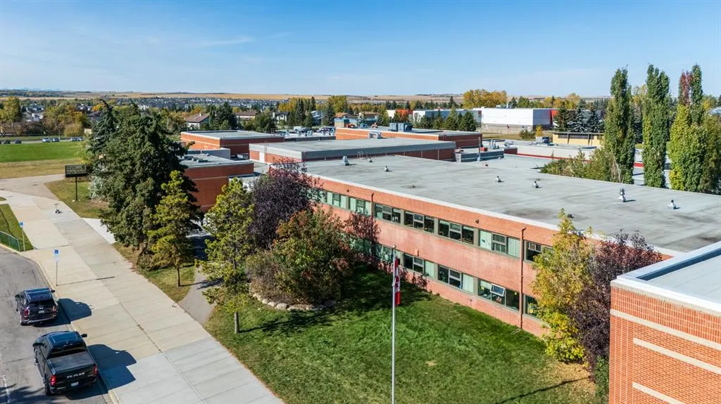 567 Edmonton Trail NE #9
