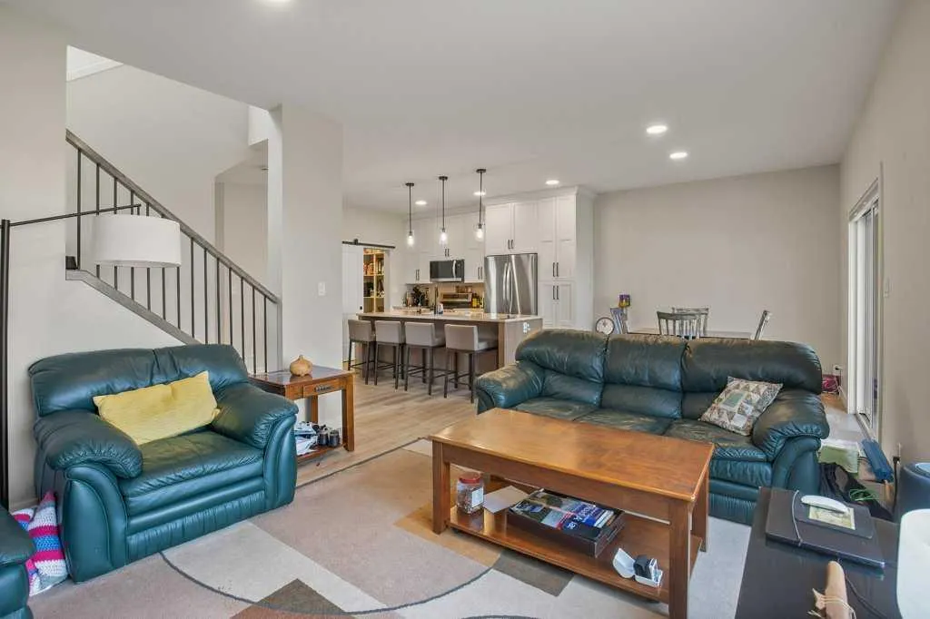 85 Crestview Boulevard