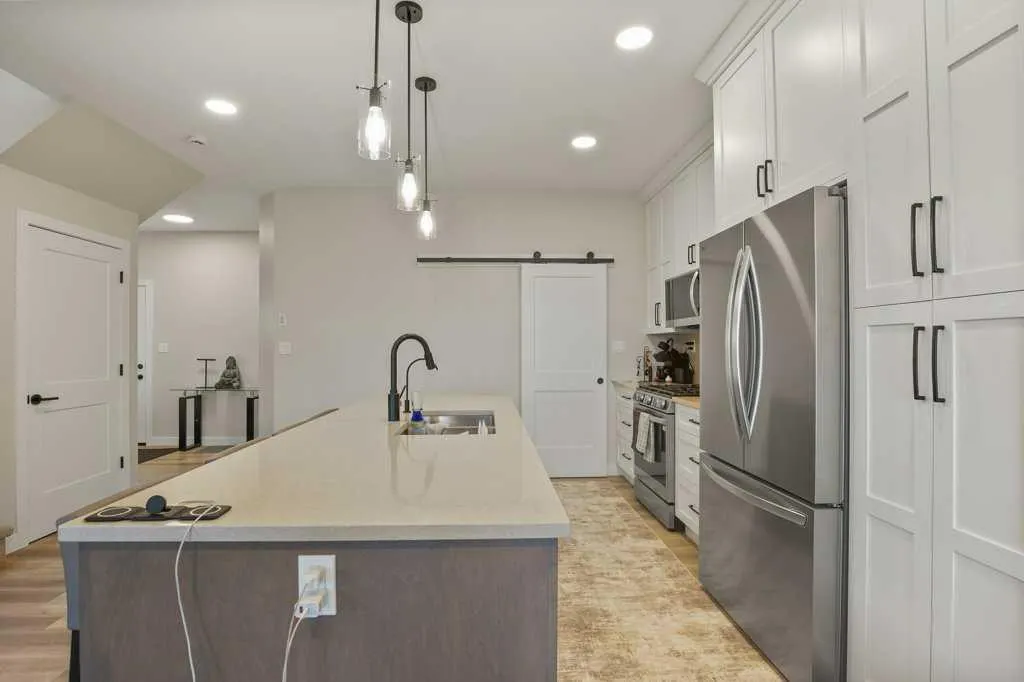 85 Crestview Boulevard