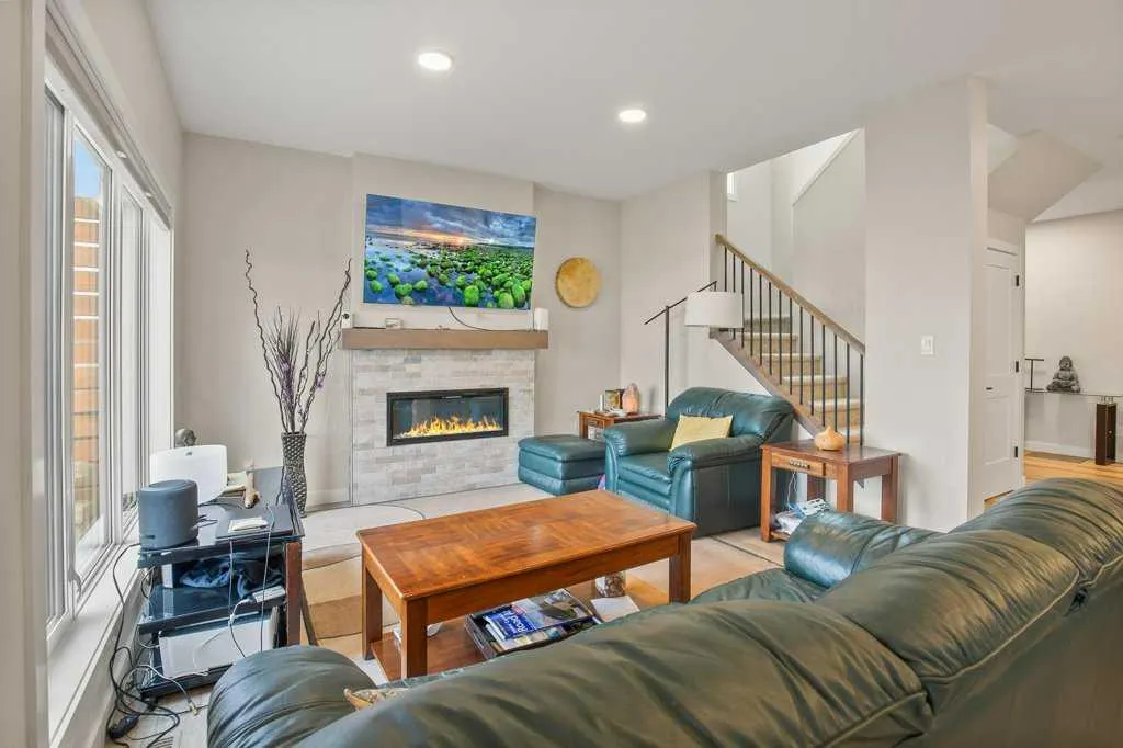 85 Crestview Boulevard