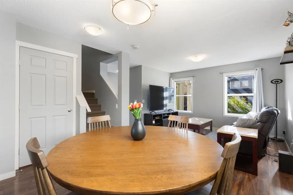 42 Copperpond Place SE
