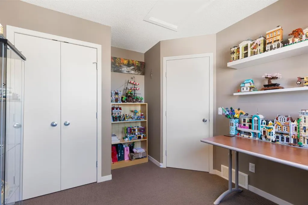 42 Copperpond Place SE