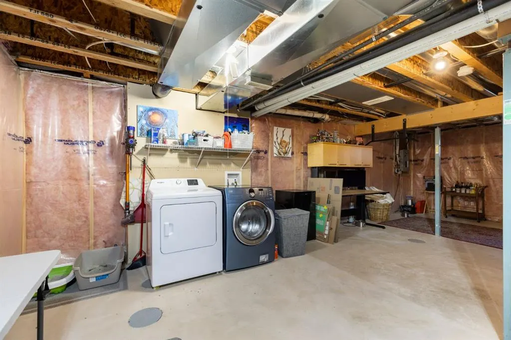 42 Copperpond Place SE