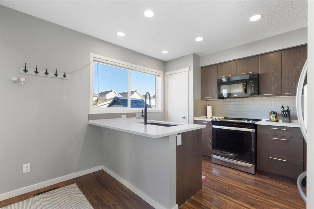 42 Copperpond Place SE