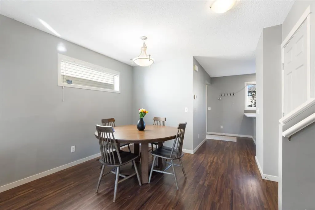 42 Copperpond Place SE