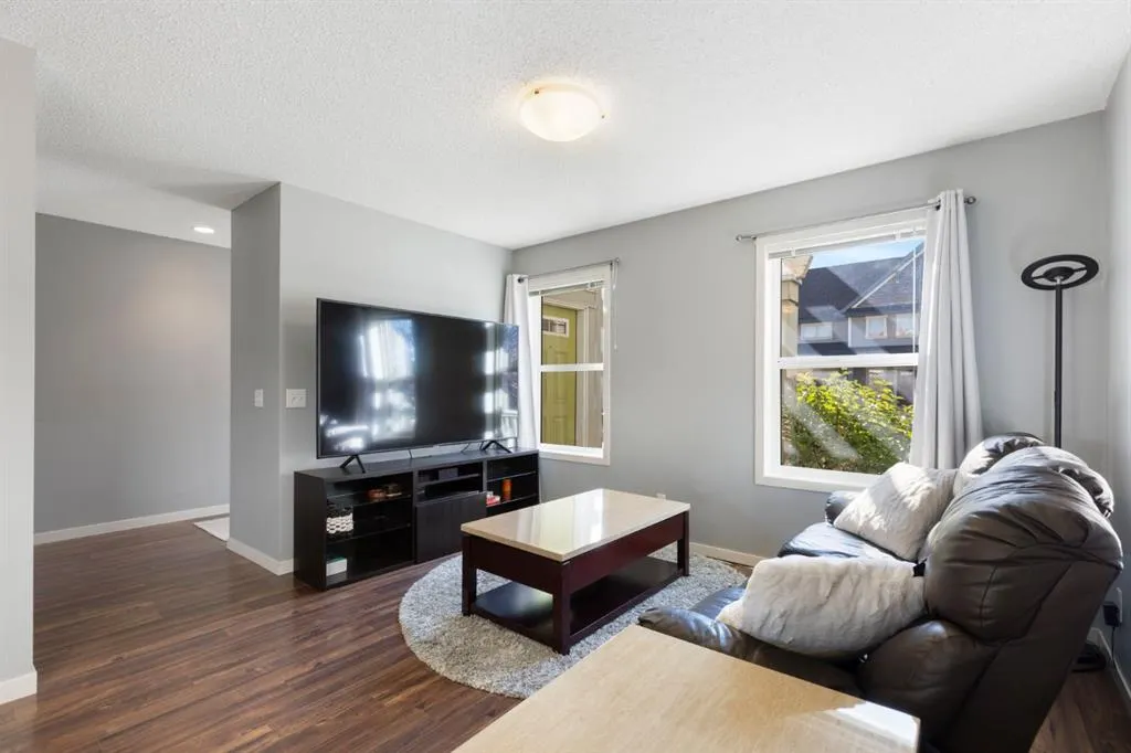42 Copperpond Place SE