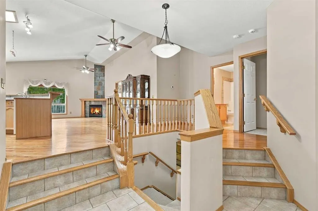 407 Lineham Acres Bay NW