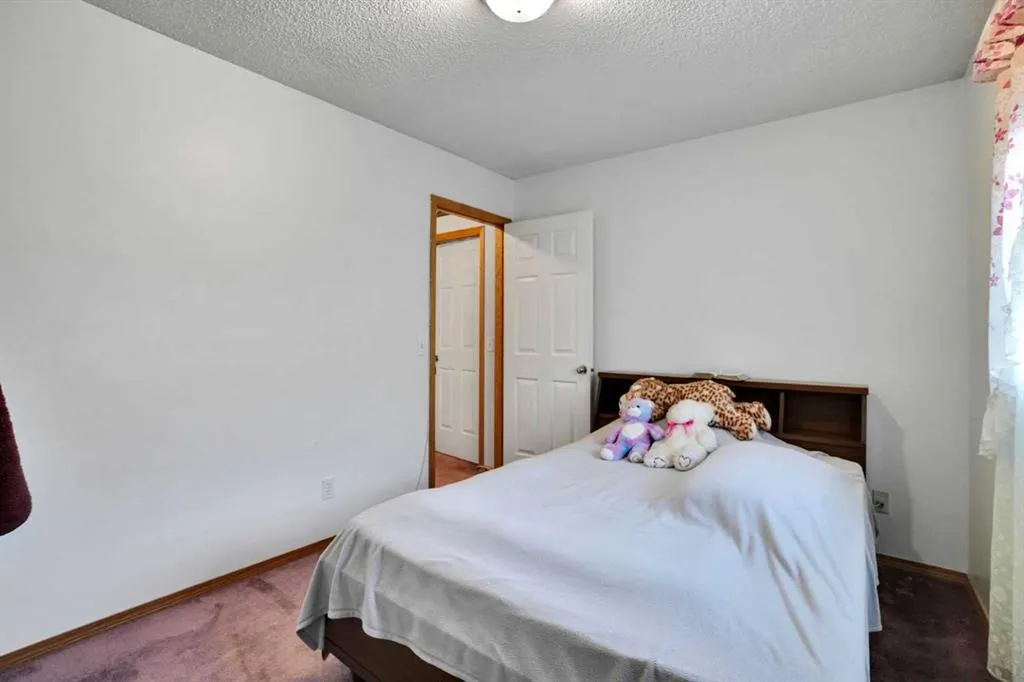 177 Erin Circle SE