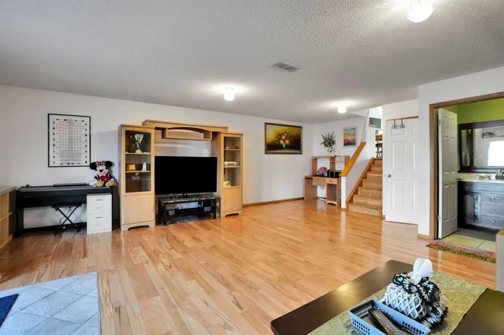 177 Erin Circle SE