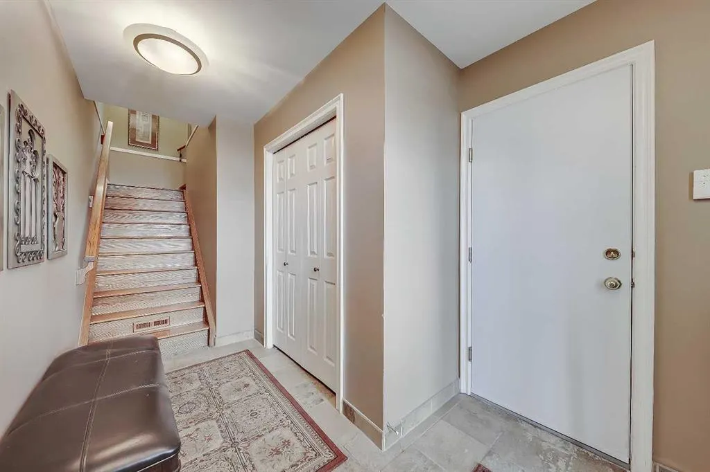 446 Killarney Glen Court SW