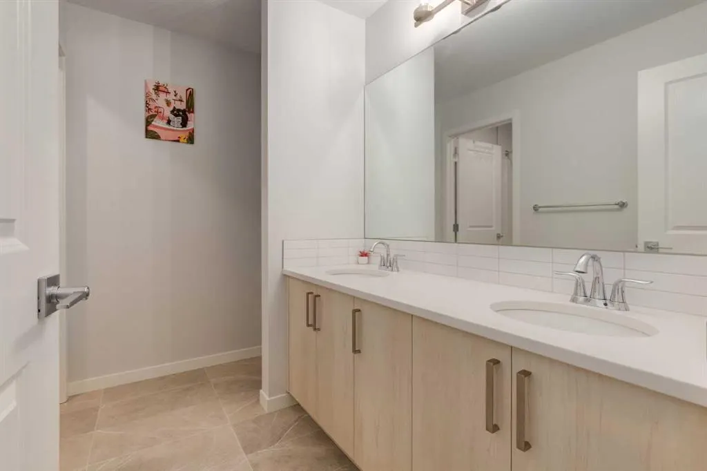 29 Marmot Passage NW