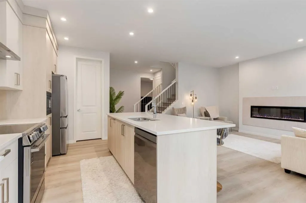 29 Marmot Passage NW