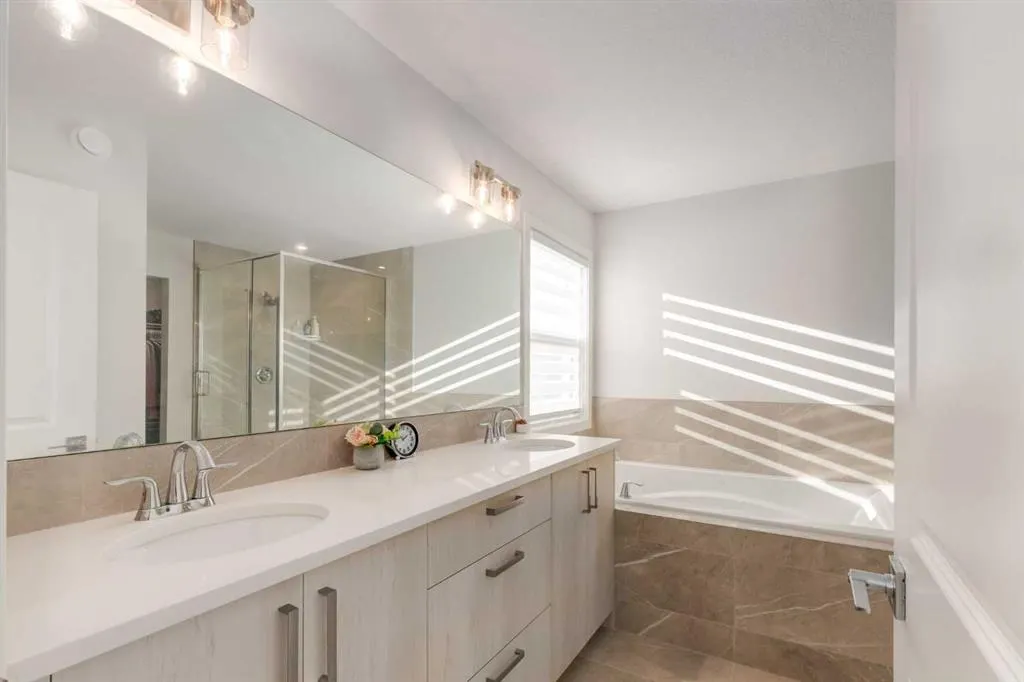 29 Marmot Passage NW
