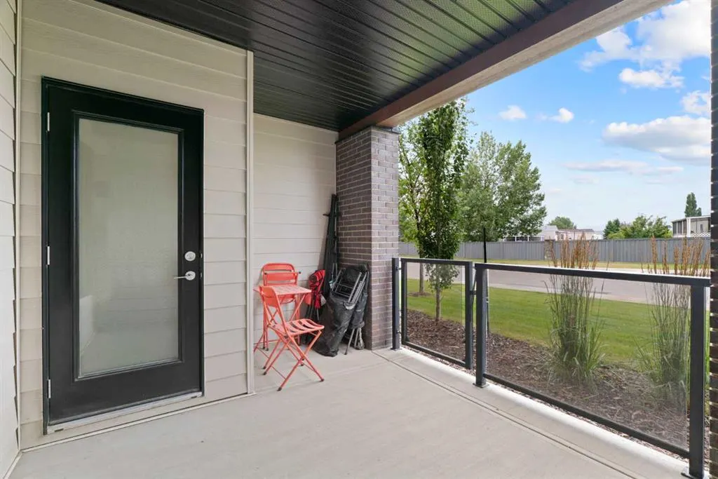 81 Arbour Lake View NW #1112