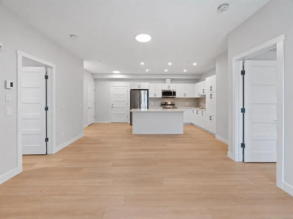 81 Arbour Lake View NW #1112