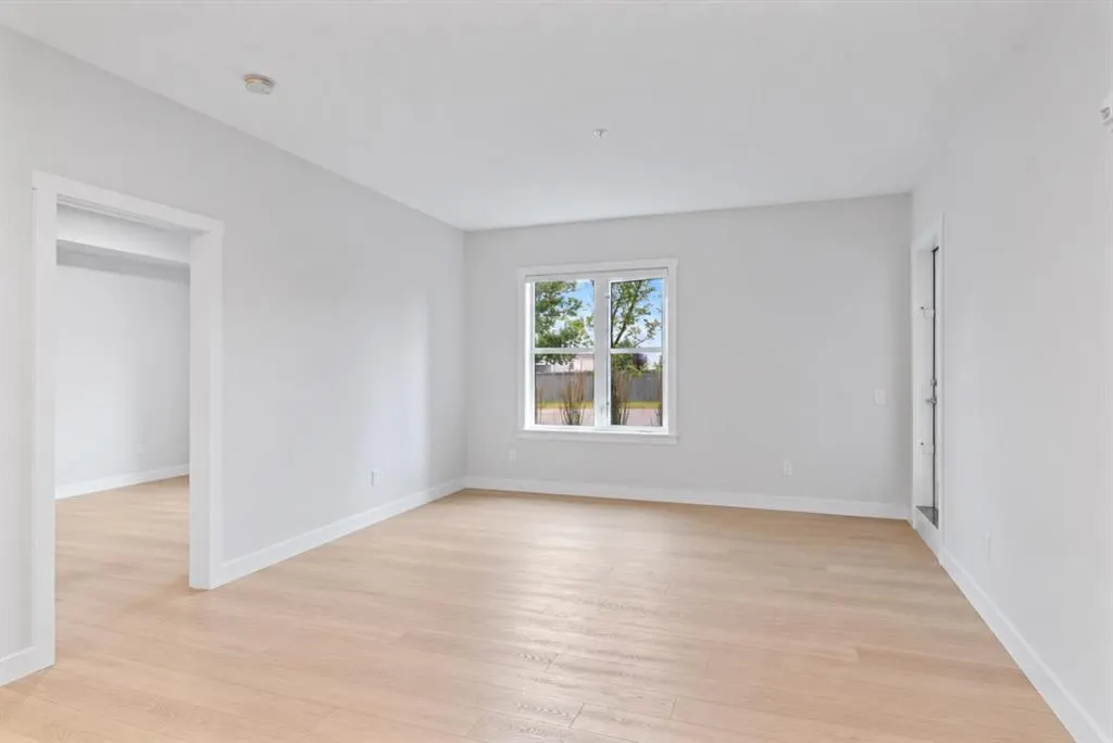 81 Arbour Lake View NW #1112