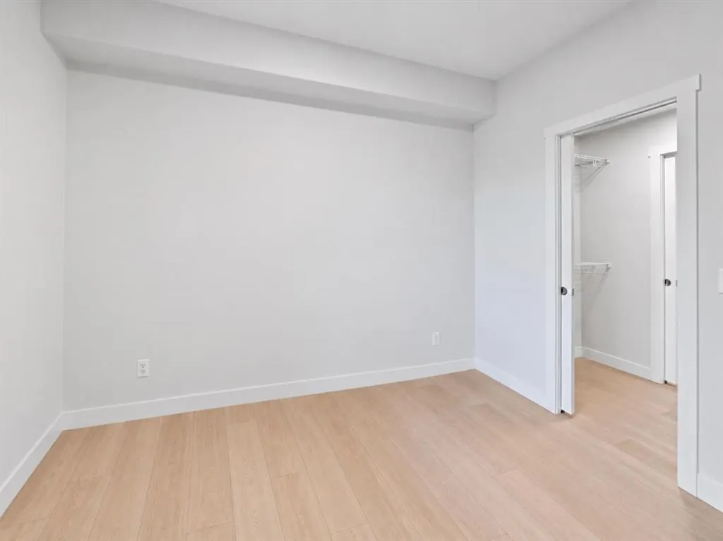 81 Arbour Lake View NW #1112