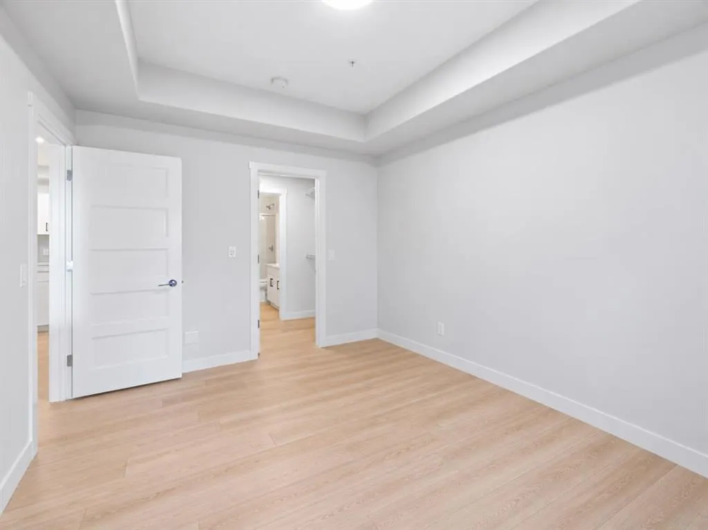 81 Arbour Lake View NW #1112