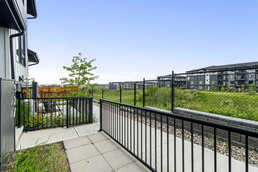 85 sage hill Heights NW #327