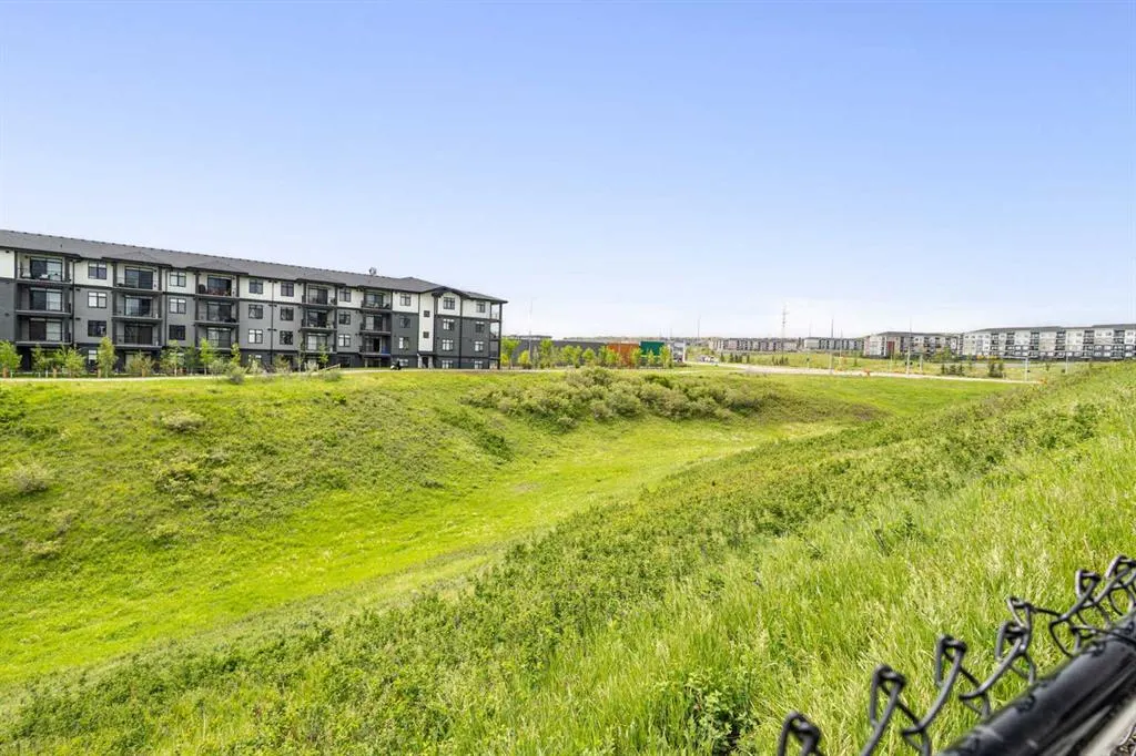 85 sage hill Heights NW #327