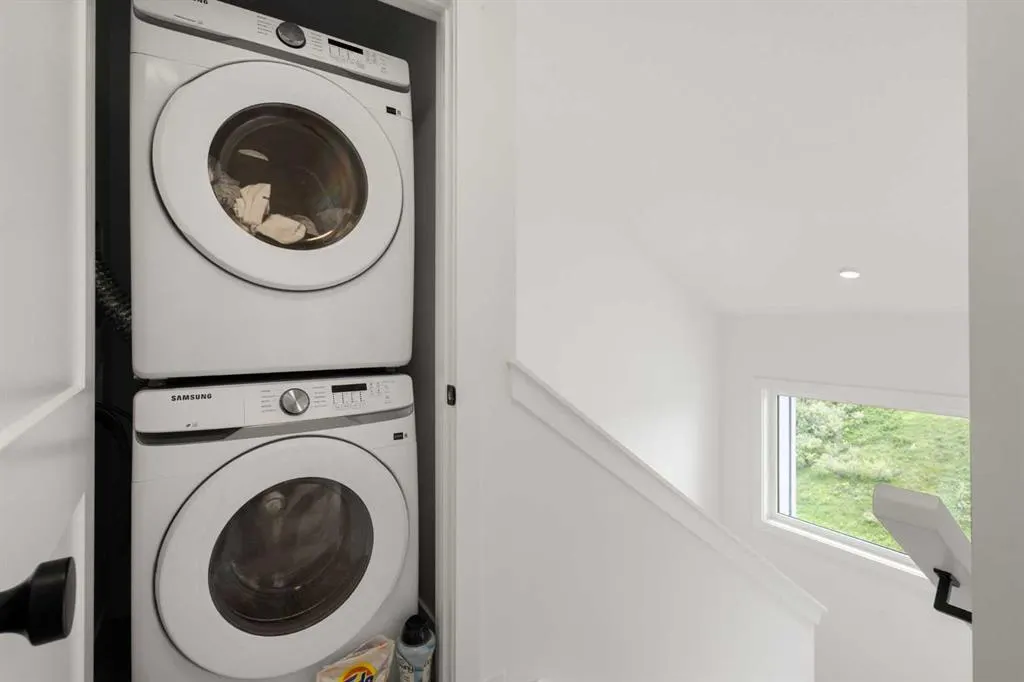 85 sage hill Heights NW #327