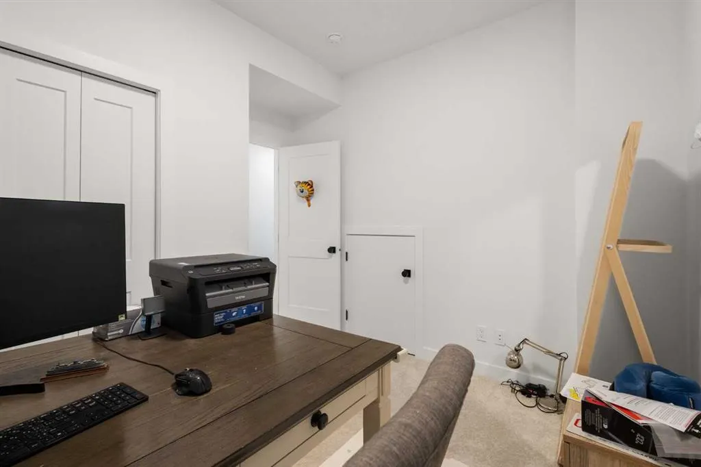 85 sage hill Heights NW #327