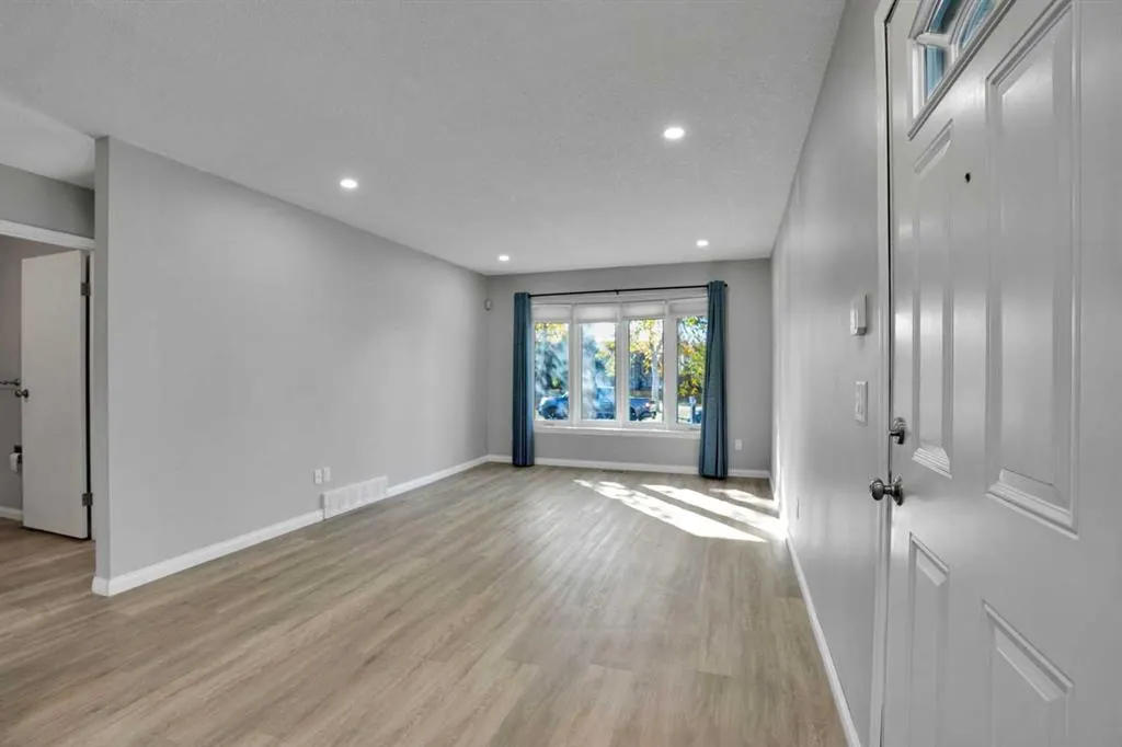 123 Templewood Road NE