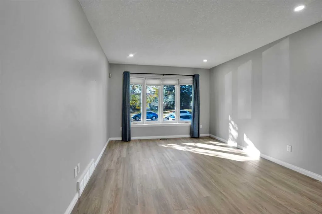 123 Templewood Road NE