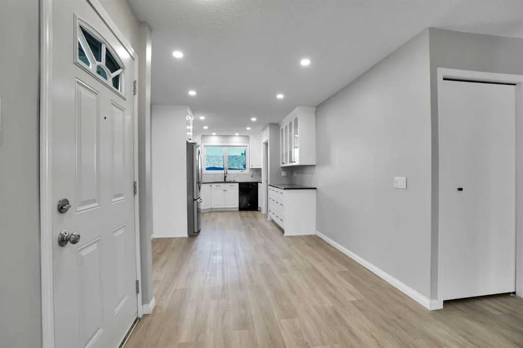 123 Templewood Road NE