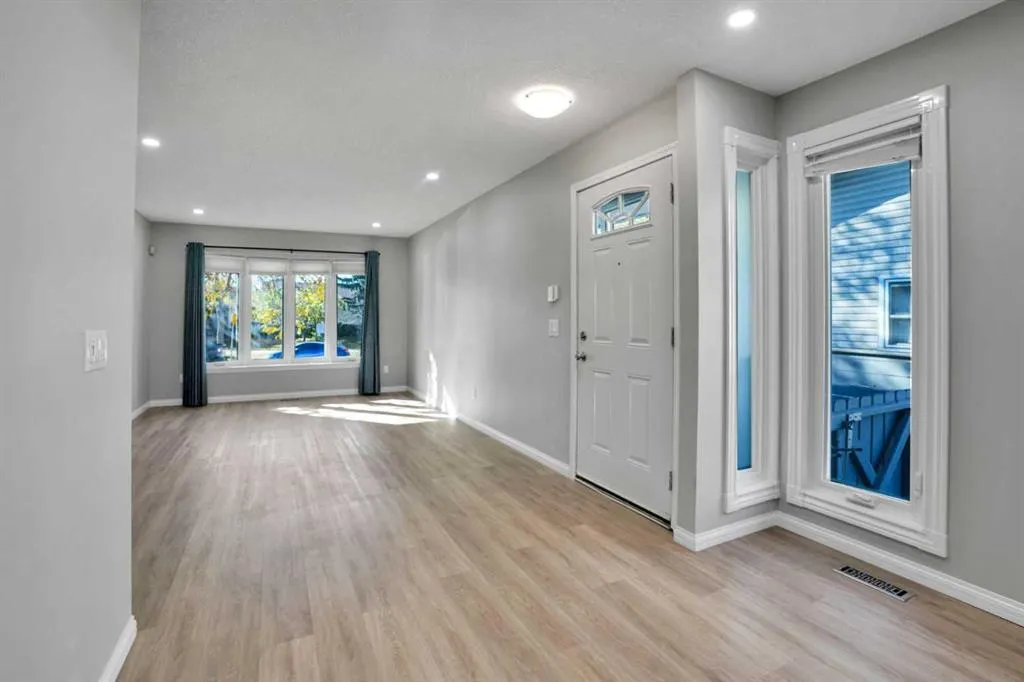 123 Templewood Road NE