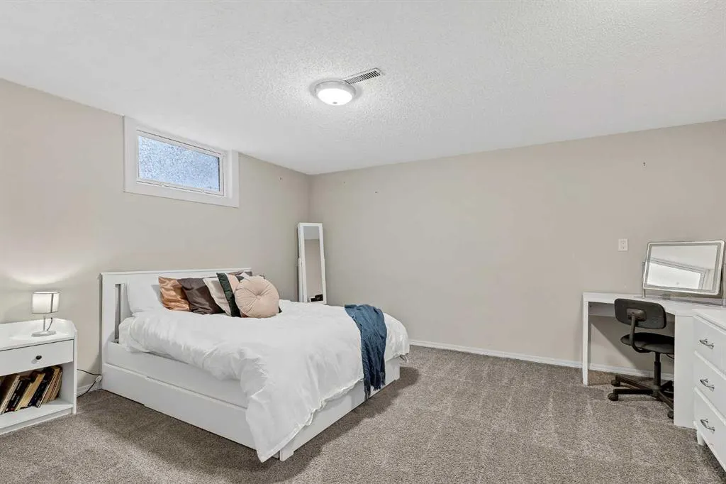 96 Alderwood Close SE