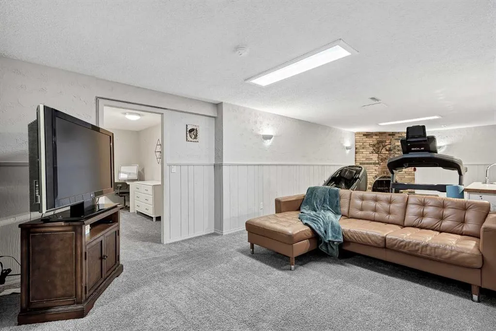 96 Alderwood Close SE
