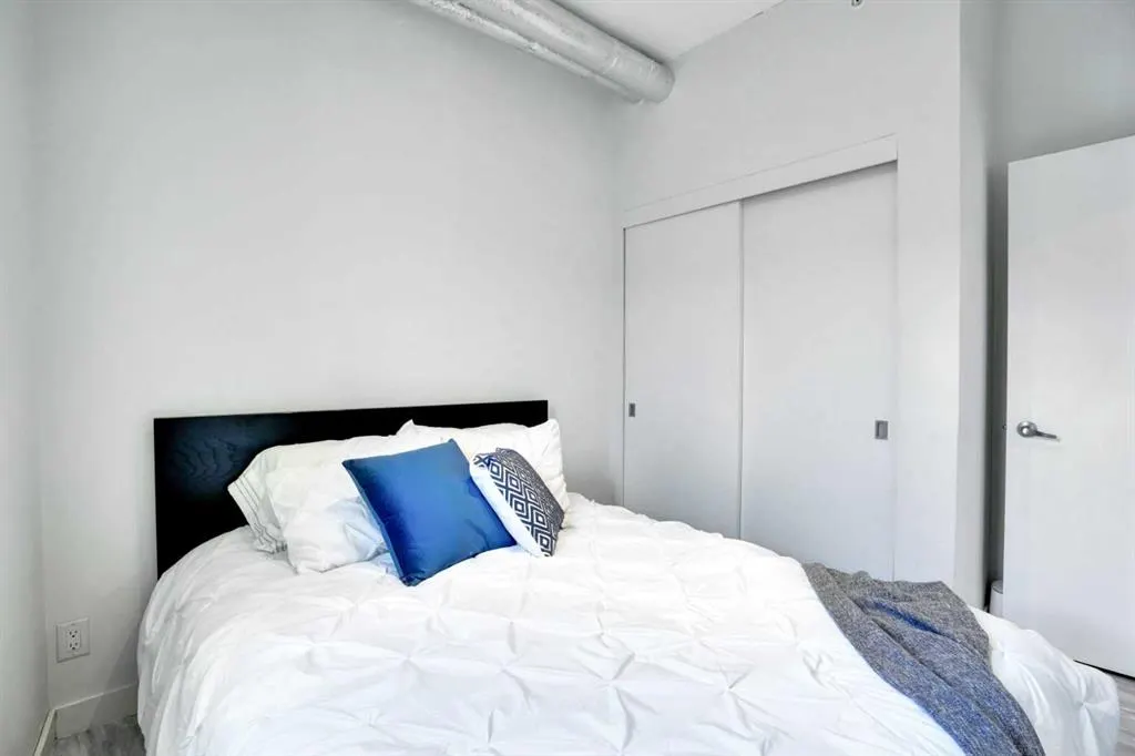 624 8 Avenue SE #405