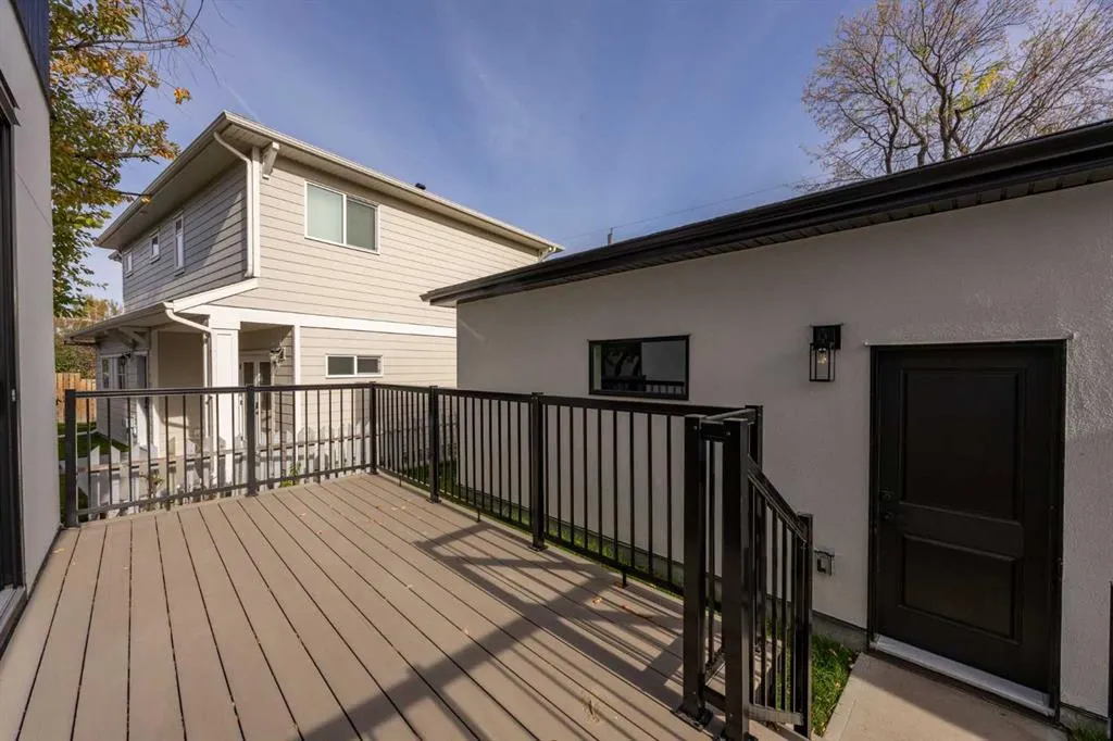 1908 5 Street NE