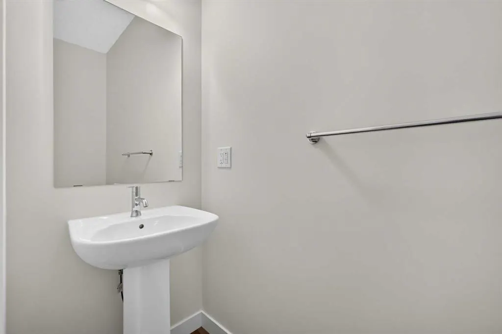 165 Silver Spruce Road SW