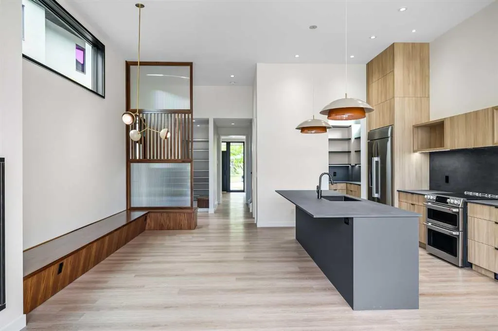 3D Willow Crescent SW