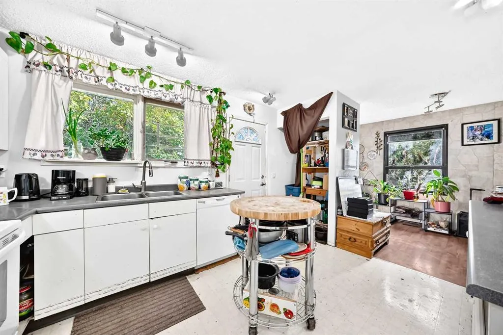 360 Rundlefield Road NE