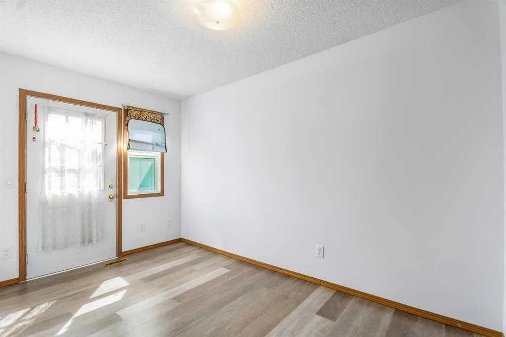 123 Whitworth Way NE