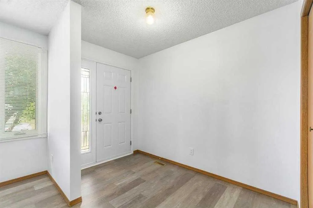 123 Whitworth Way NE