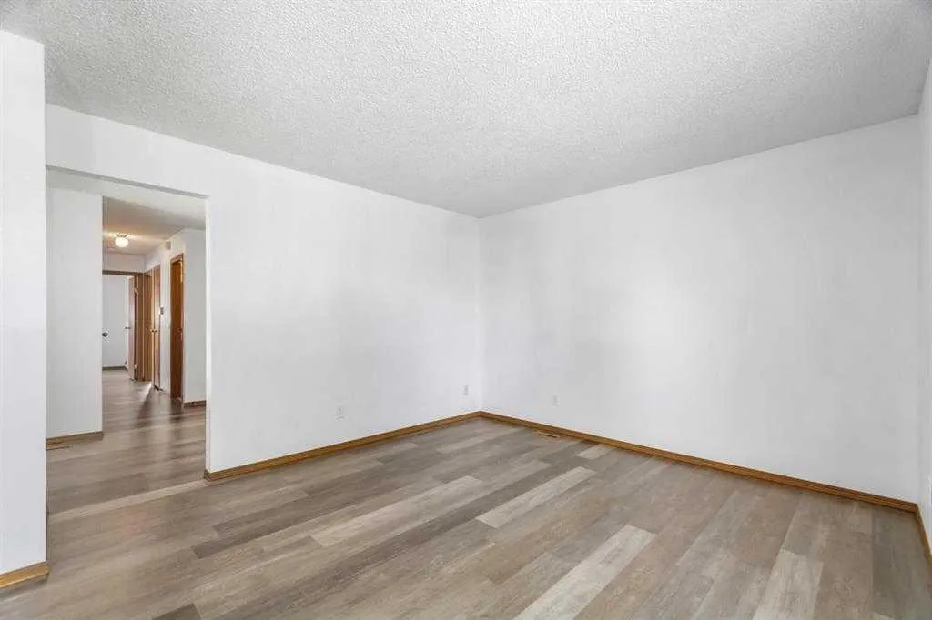 123 Whitworth Way NE